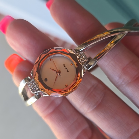 Watch - Picture 5 of 5